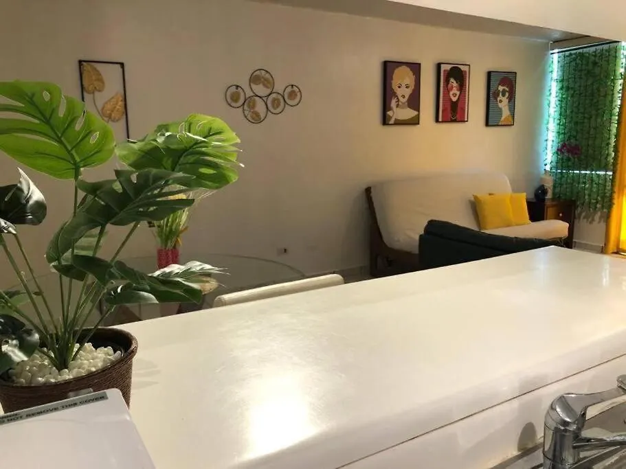 Marbella Beach Apts San Juan Appartamento