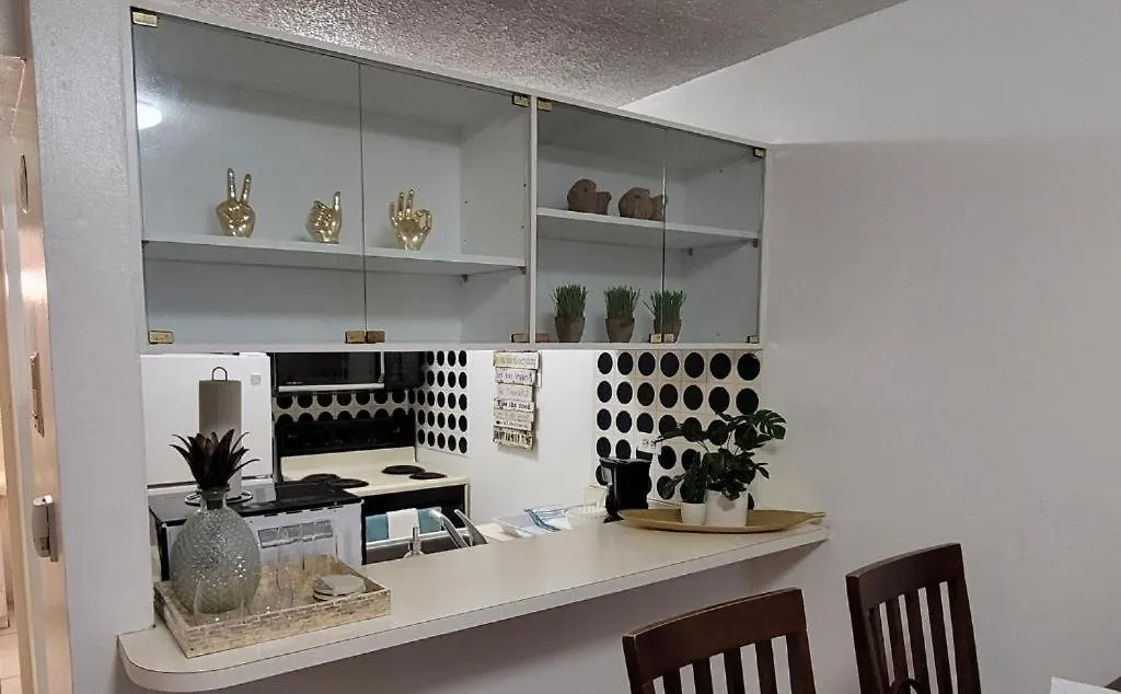 Marbella Beach Apts San Juan Appartamento